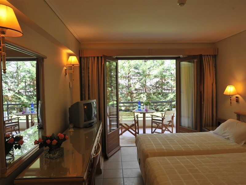 Negroponte Resort Eretria Екстериор снимка